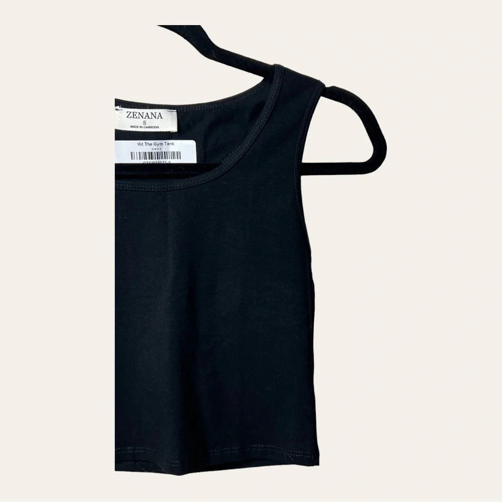 0483/0485. ZENANAβ RACERBACK CROP TOP LIGHTWEIGHT MATERIAL BLACK IN COLOR - Picture 3 of 7